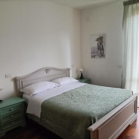 Casa Emilia - Appartamento Per Vacanze - Φολίνιο Εξωτερικό φωτογραφία